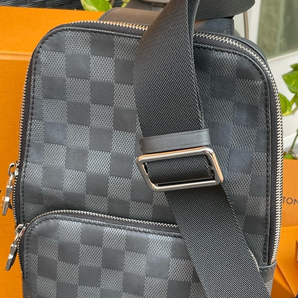 🖤 Louis Vuitton  Damier Infini Avenue Sling Bag in Onyx and Silver - Picture 6 of 17